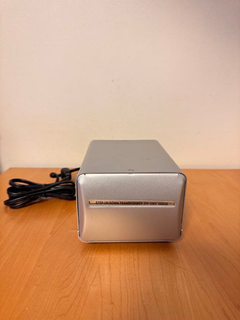 【値下げしました】変圧器 TTS-18C 1000W ステップアップ/ダウン