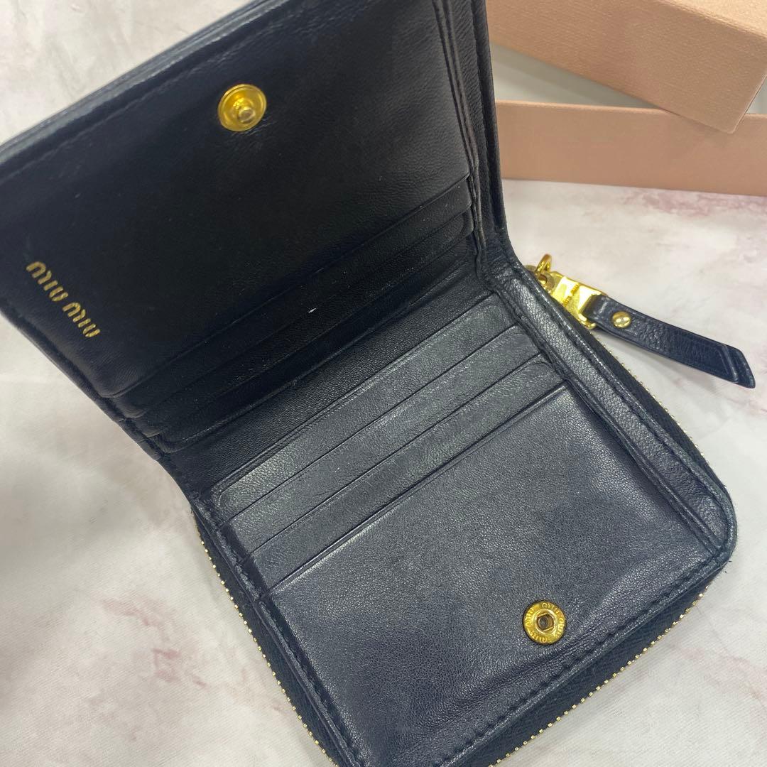 miumiu マテラッセ　ラウンドファスナー　ブラック折財布