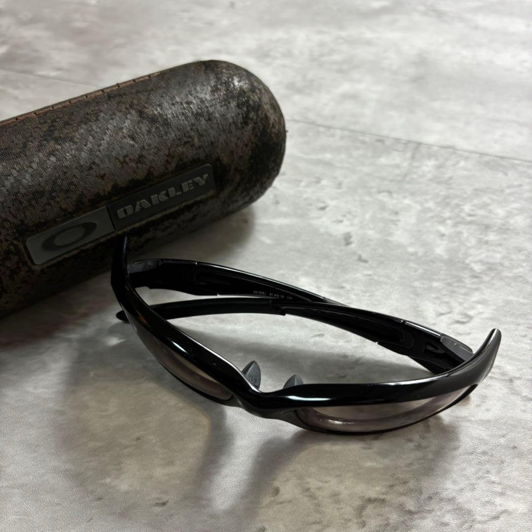 IO着用 OAKLEY straight jacket eyewear