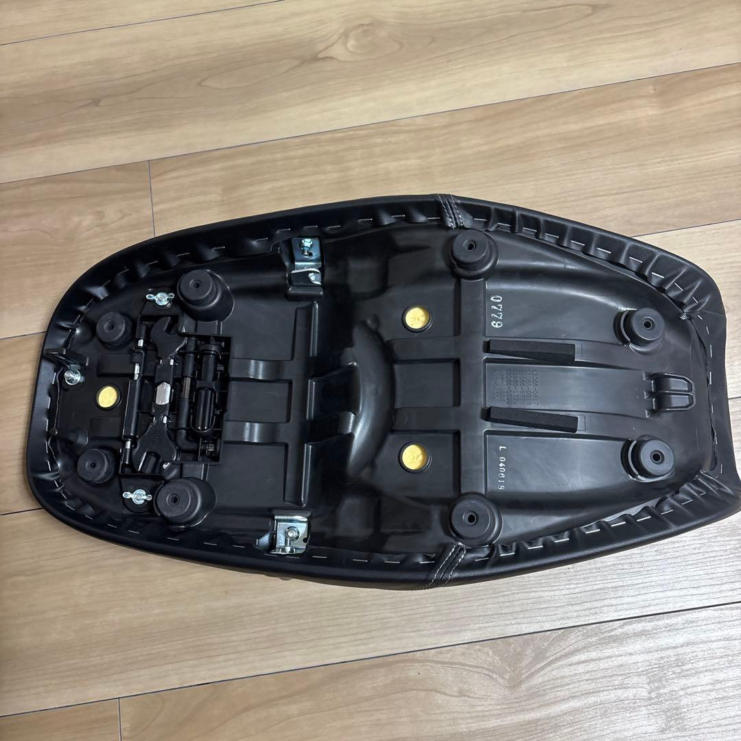 Z900RSハイシート　キズ有り