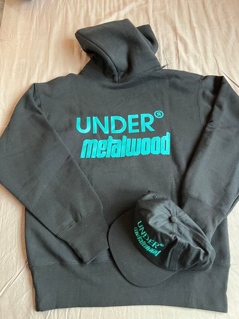 lwood studio × UNDER R コラボ　フーディ　キャップ