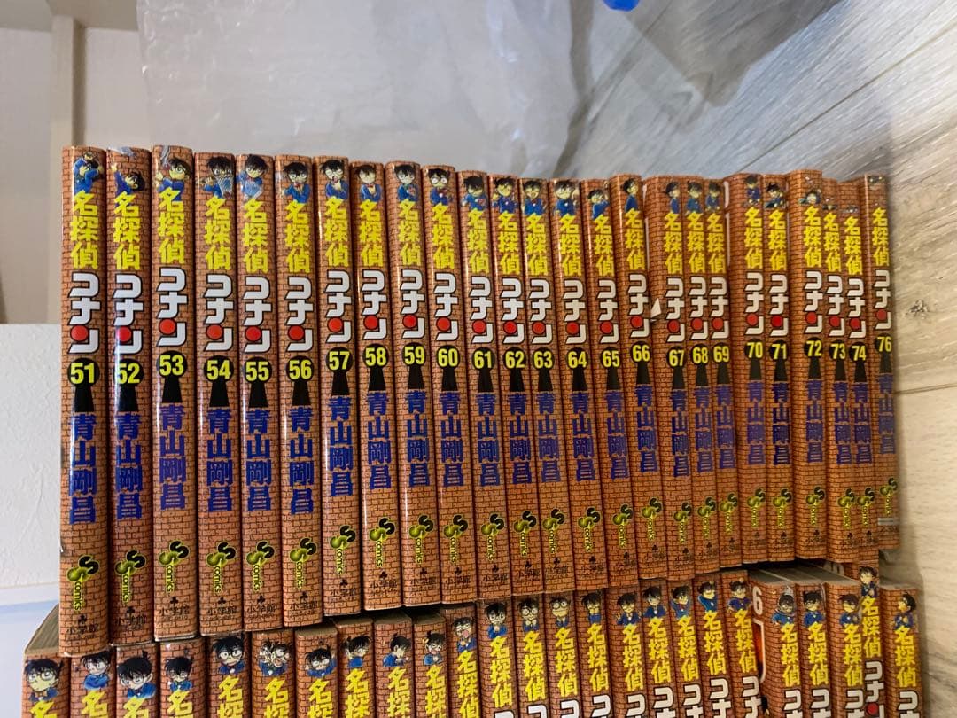 名探偵コナン　1巻〜76巻セット(1巻と2巻は初版　※不要な人は割引します)