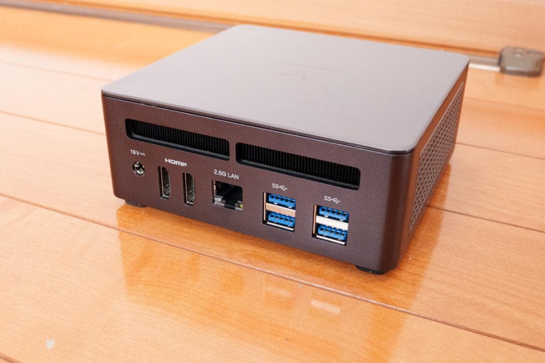 MINISFORUM ミニPC UM790 Pro