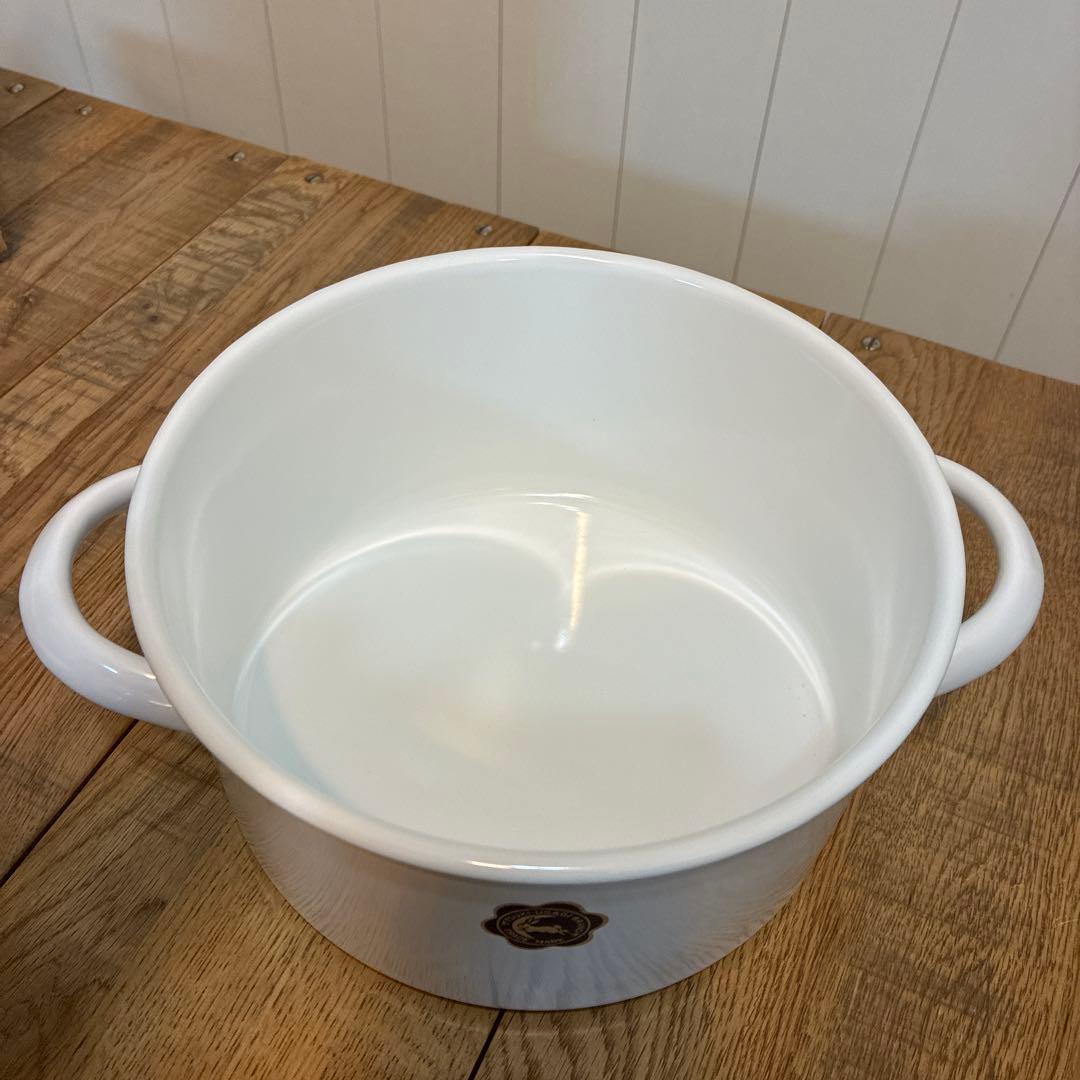 新品 月兎印 キャセロール 19cm ホワイト