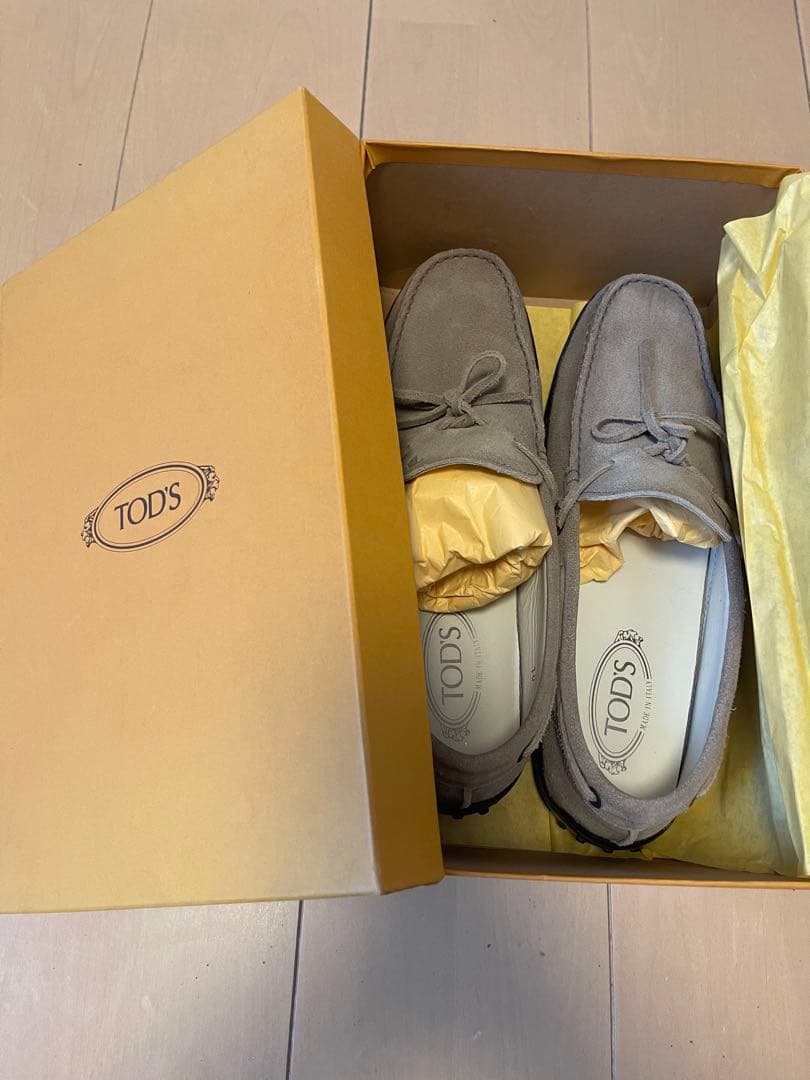 TOD'S ベージュ モカシン 10