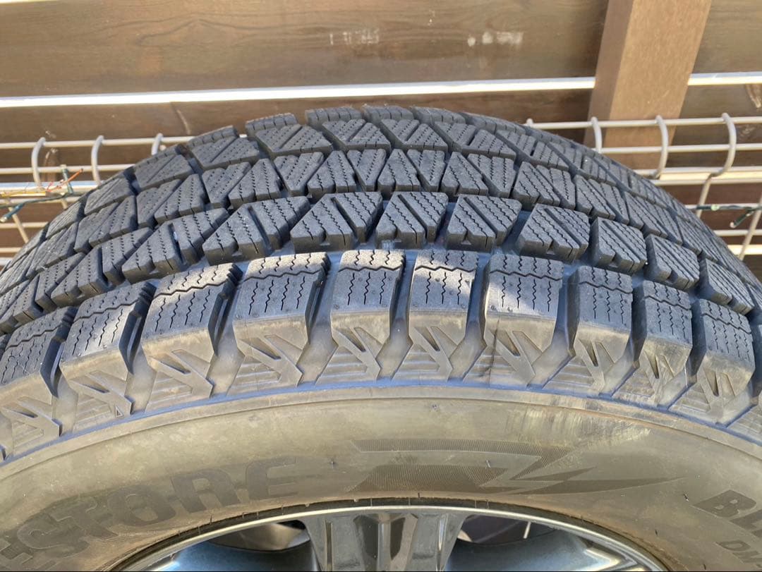 ハイラックス スタッドレス　ブリヂストン DM-V3 265/65R17