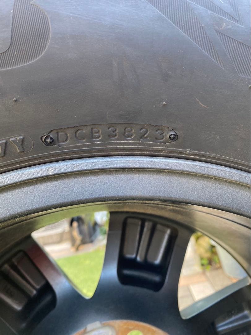 ハイラックス スタッドレス　ブリヂストン DM-V3 265/65R17
