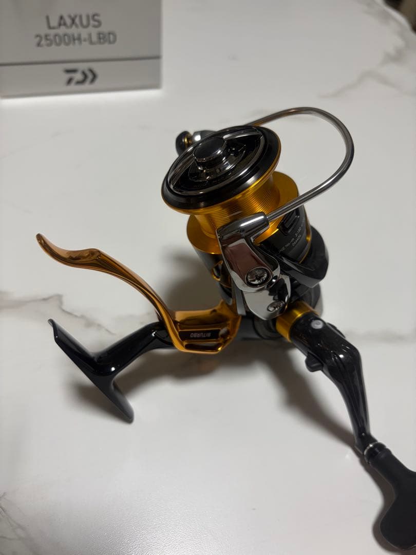 リール DAIWA LAXUS 2500H-LBD