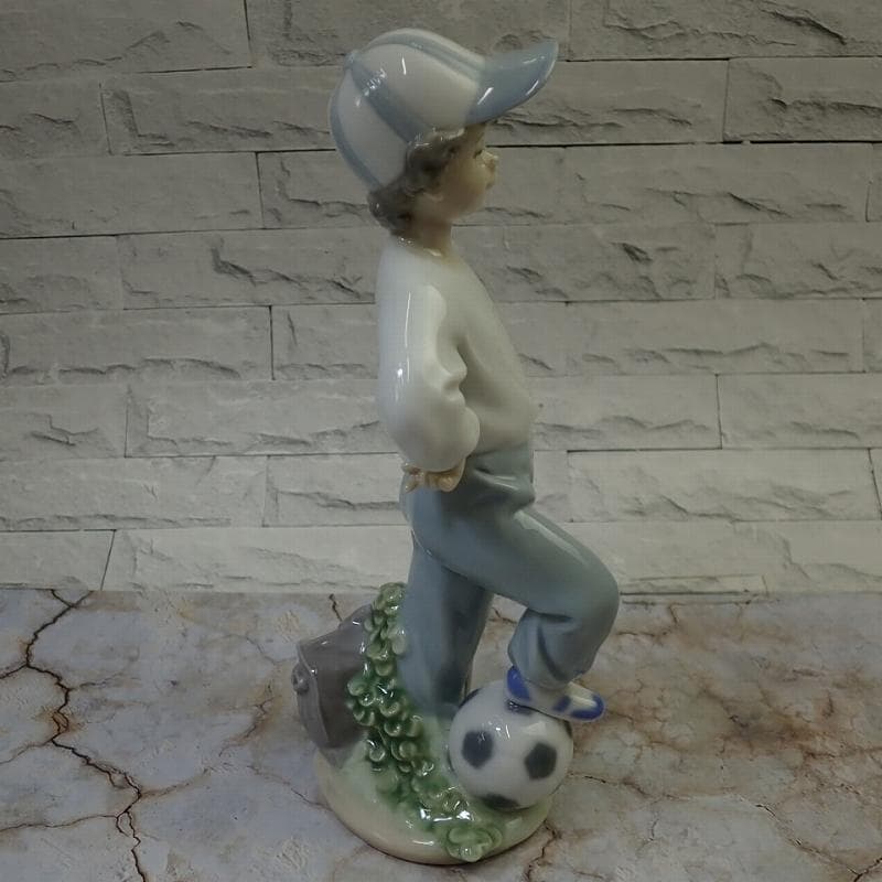 RU-6395 リヤドロ 未来を夢見て サッカー少年