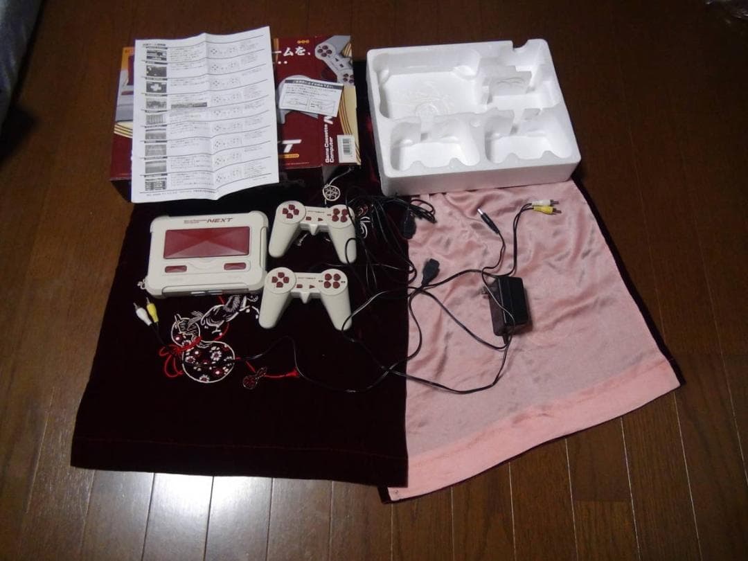 NEXTのファミコン新品未使用！。