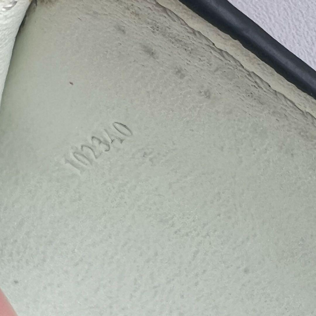210 美品 LOEWE ロエベ 2つ折り財布