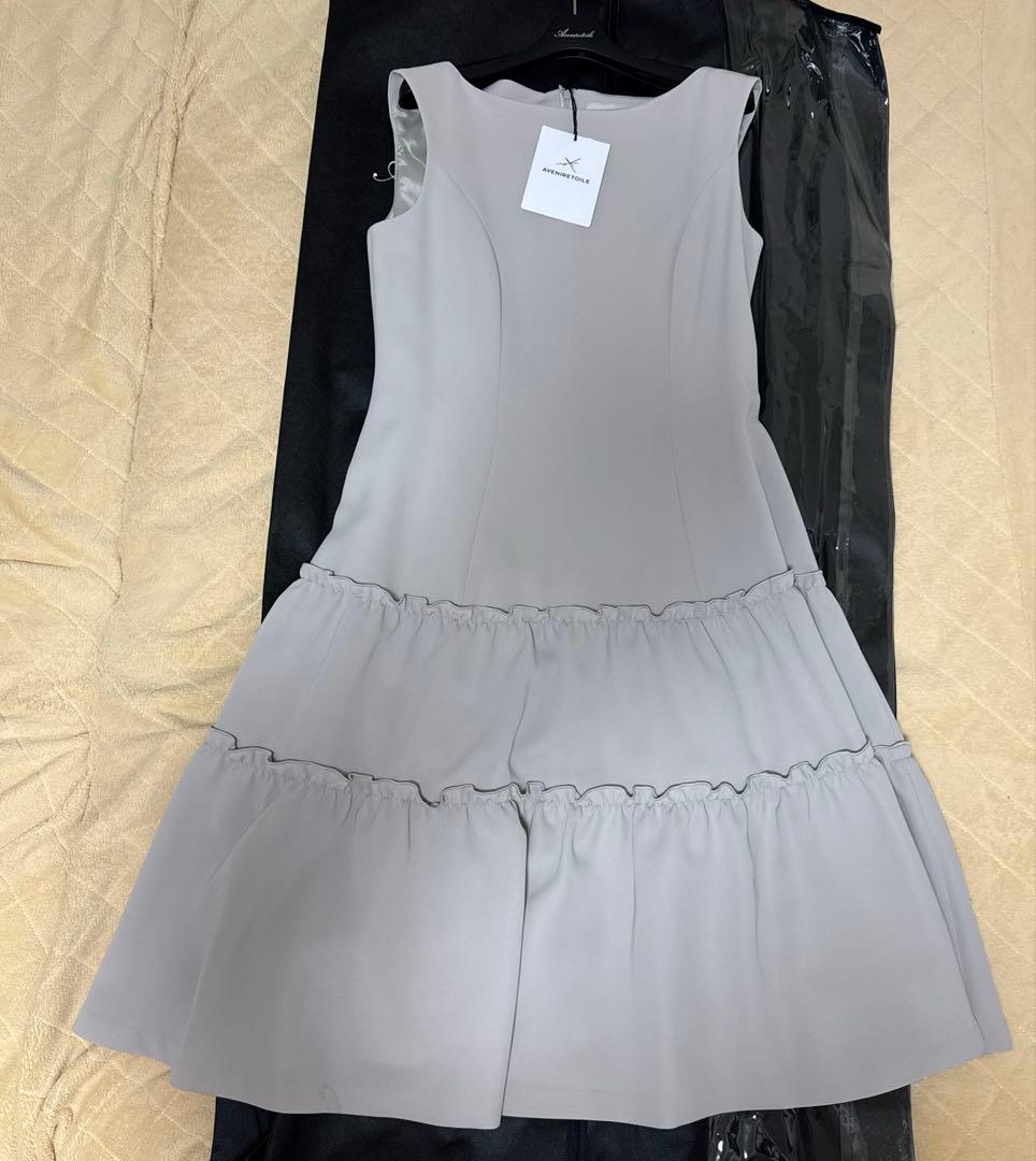 ベージュ　 フリル付き ワンピース Lサイズ