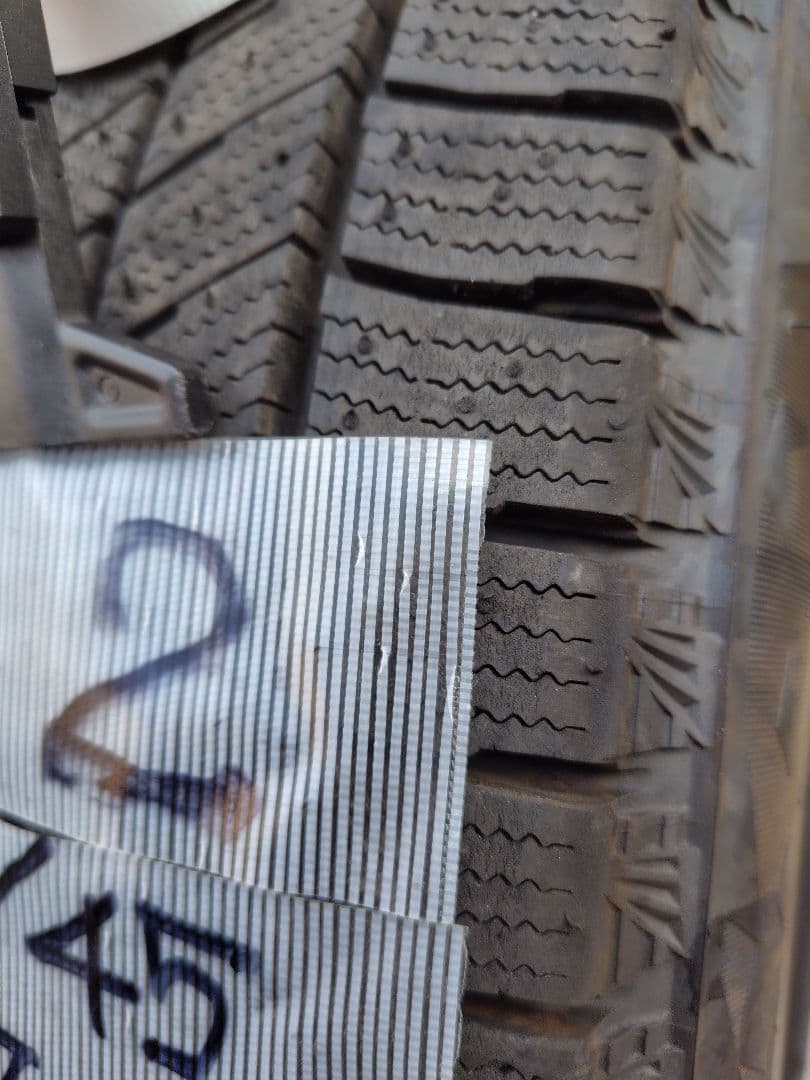 Karin、BS 、2番、イボ残 225/45R17 残り溝8.2mm