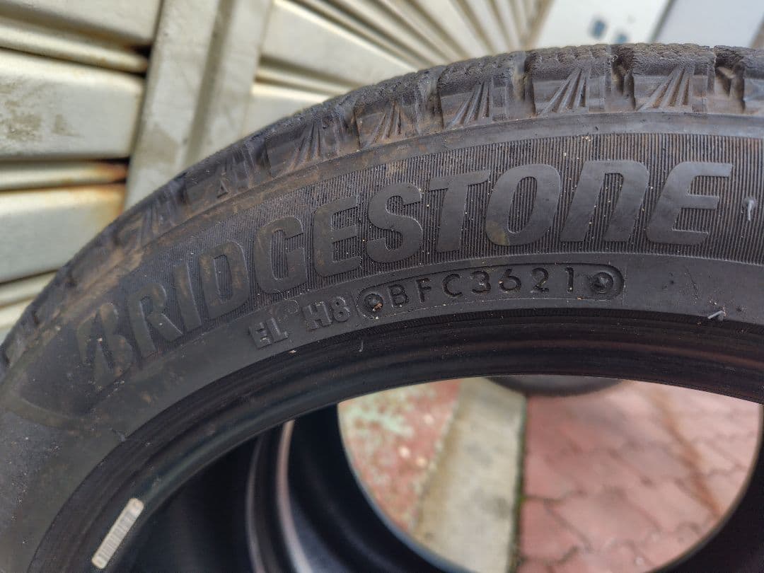 Karin、BS 、2番、イボ残 225/45R17 残り溝8.2mm