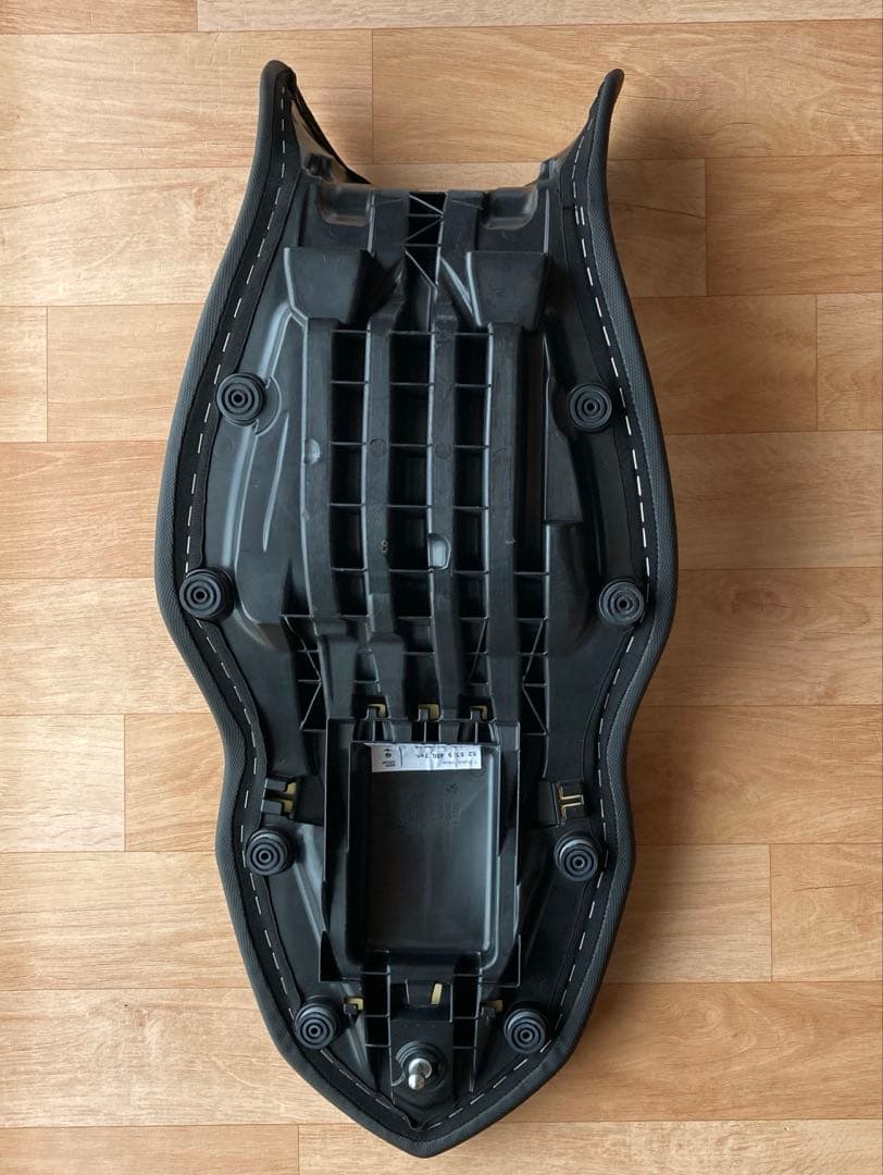  f900xr 純正ローシート