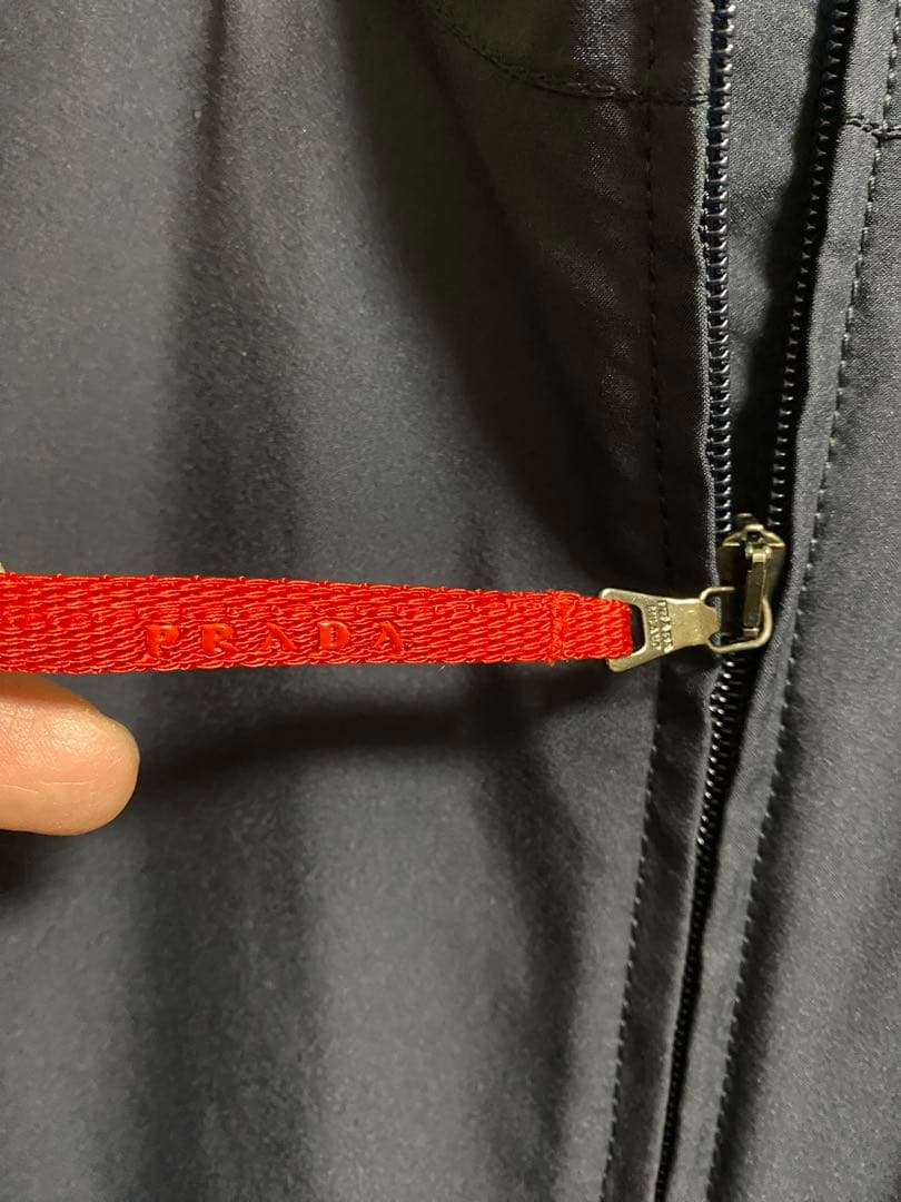 「プラダスポーツ ゴアテックス紺ブルゾン美品」