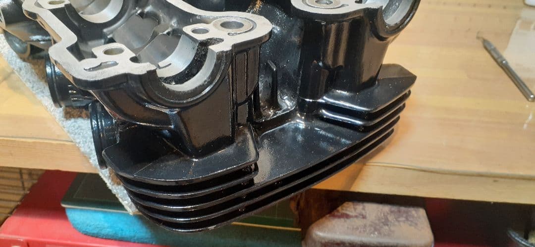 CB750F　CB750FBB　シリンダーヘッド　再塗装品