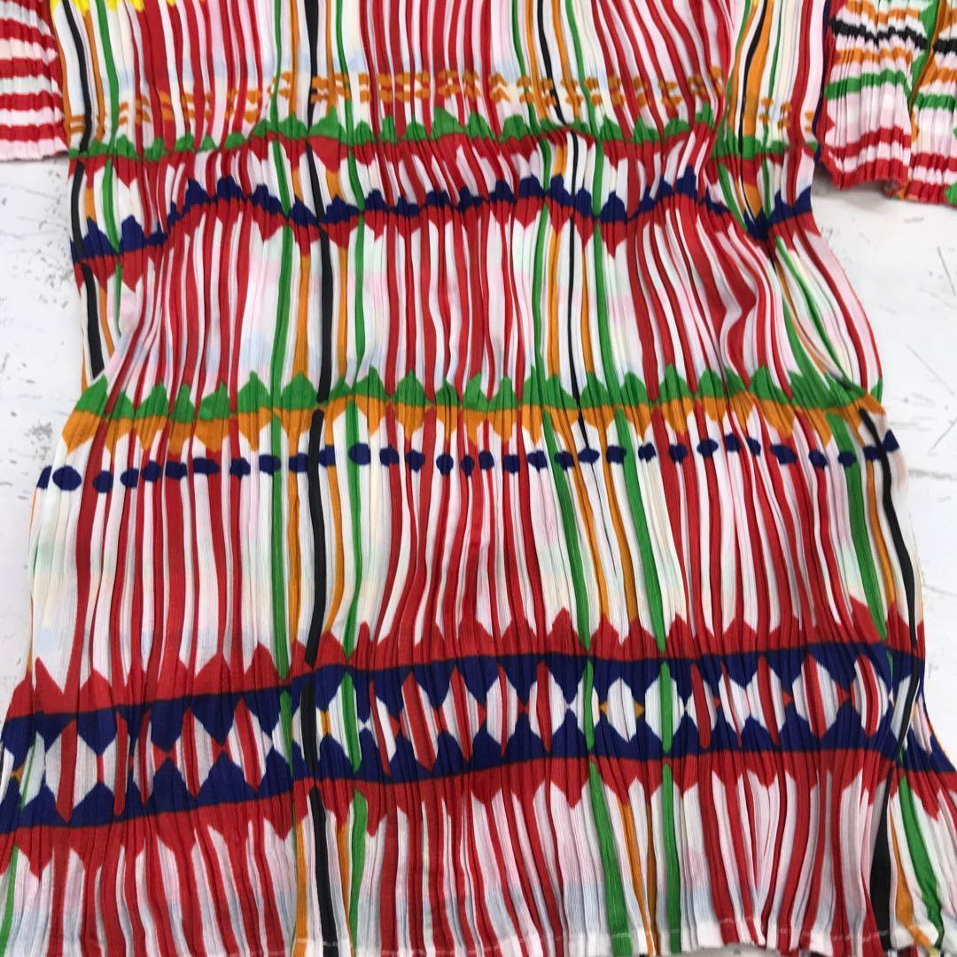 pleats please マルチカラーエキゾチック 半袖プリーツトップス
