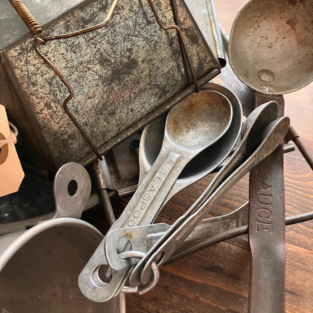 アメリカの古いキッチンツール7点★Vintage／USA／Tin