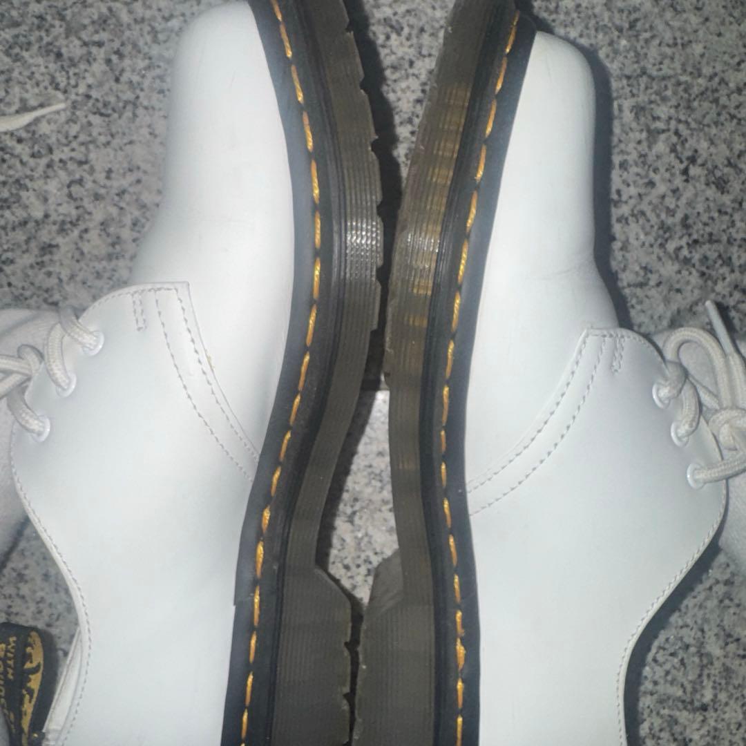 Dr. Martens ホワイト レースアップシューズ3ホール