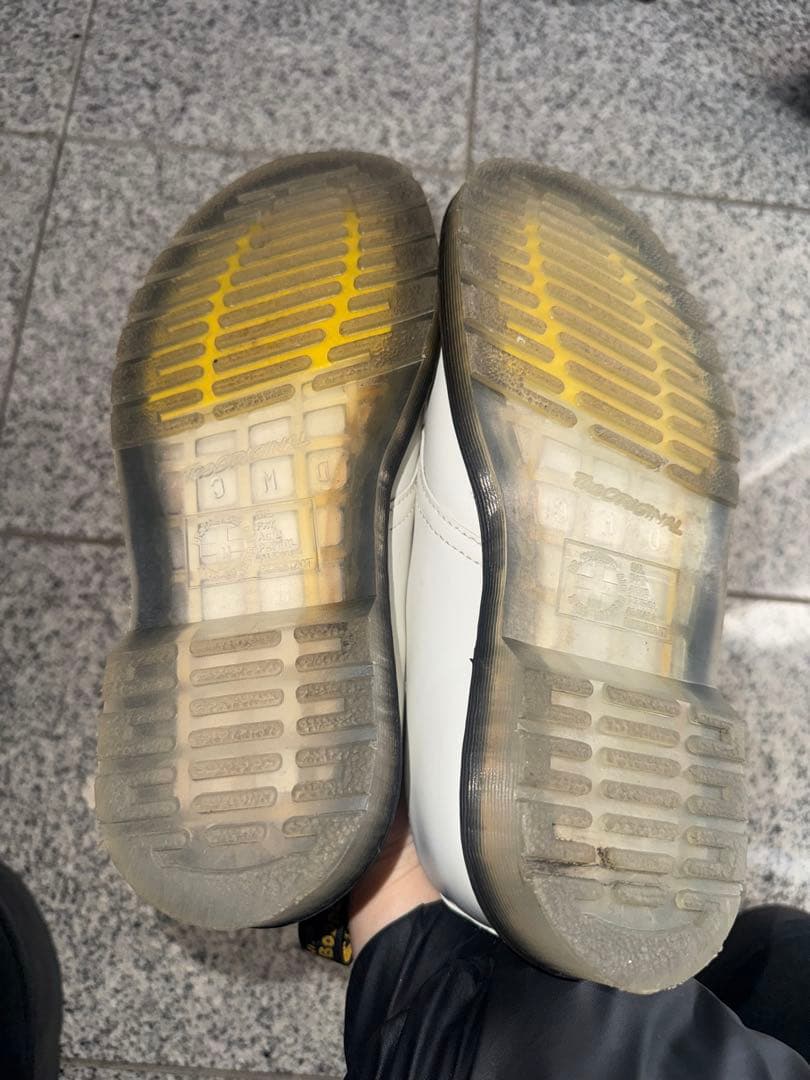 Dr. Martens ホワイト レースアップシューズ3ホール