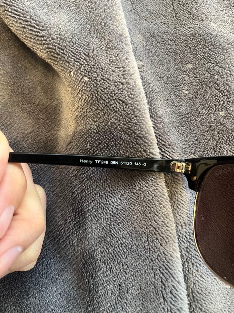 TOM FORD ブラック ゴールド サングラス