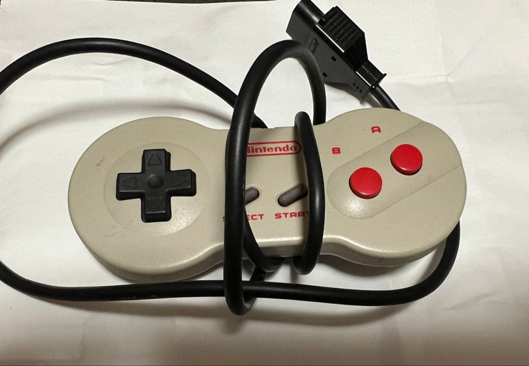 ニューファミコン本体＆ファミコンソフトまとめ売り（24本）