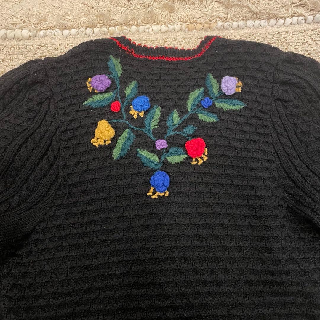 vintage knit カーディガン　チロリアン 立体小花刺繍　パフスリーブ