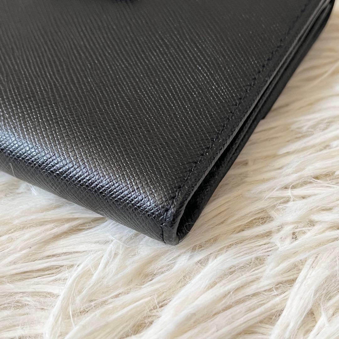 未使用✨PRADA プラダ　サフィアーノ　三つ折り財布　トライアングルロゴ　黒