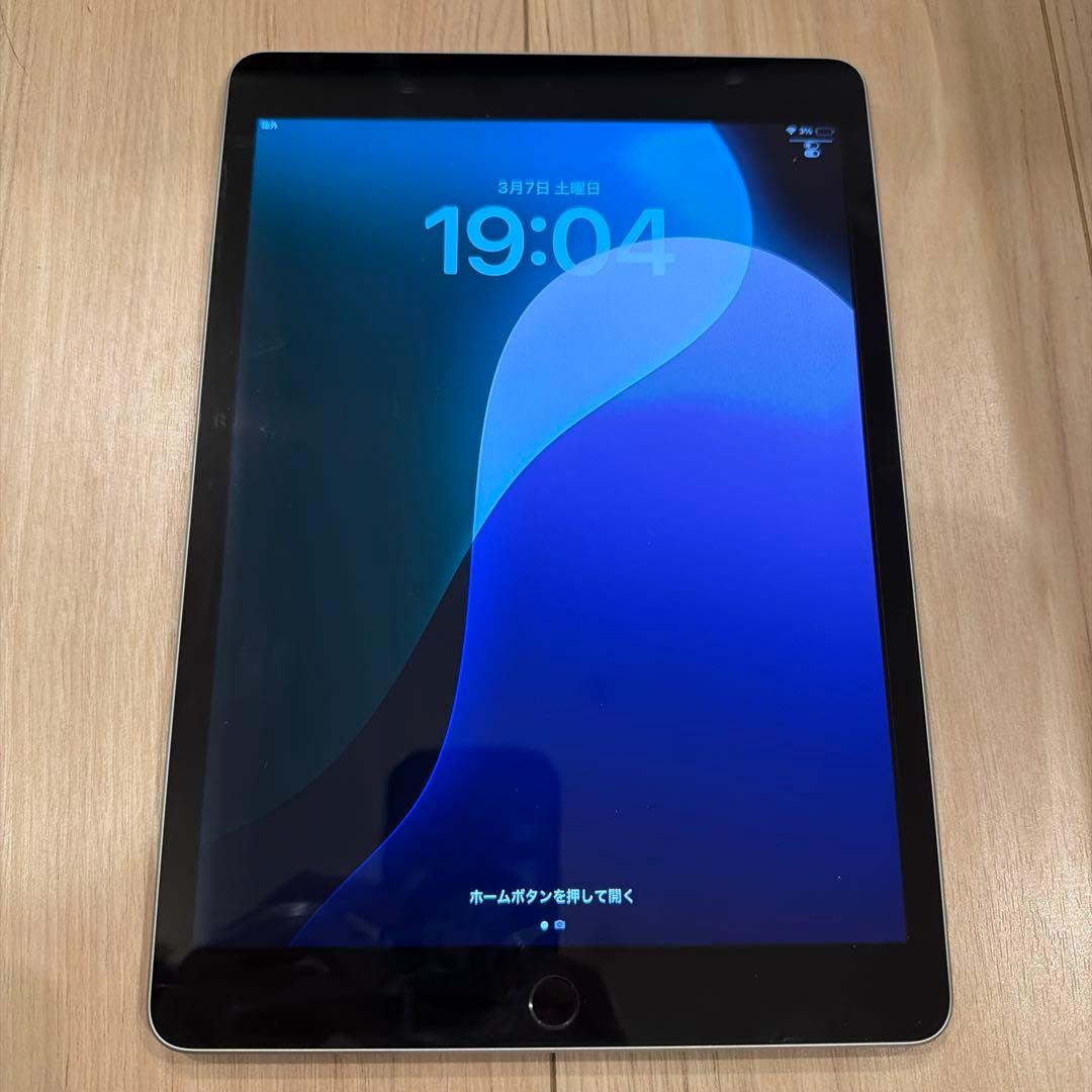 【ケース付き】Apple iPad 第9世代 セルラーモデル シルバー 64GB