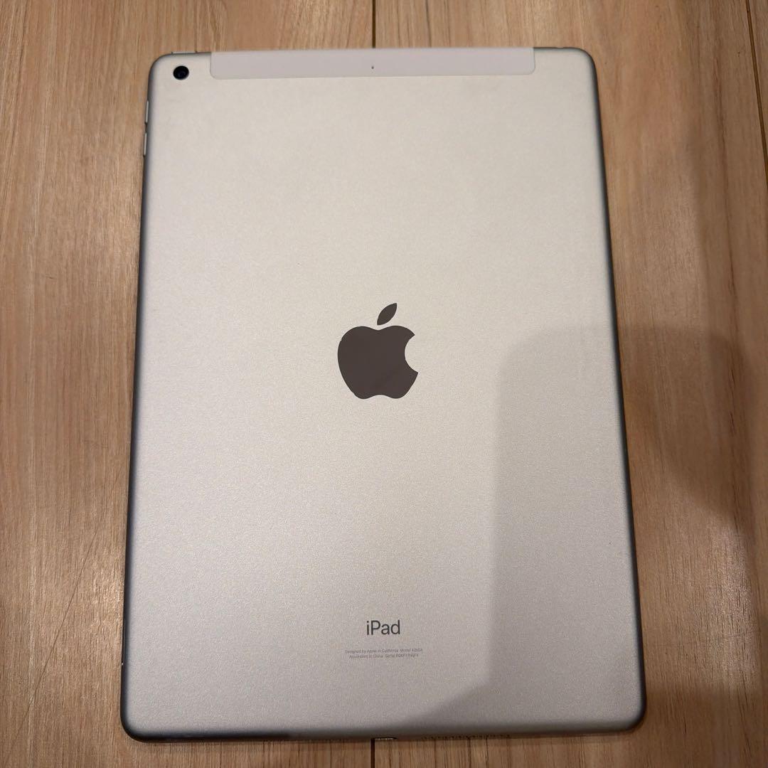 【ケース付き】Apple iPad 第9世代 セルラーモデル シルバー 64GB