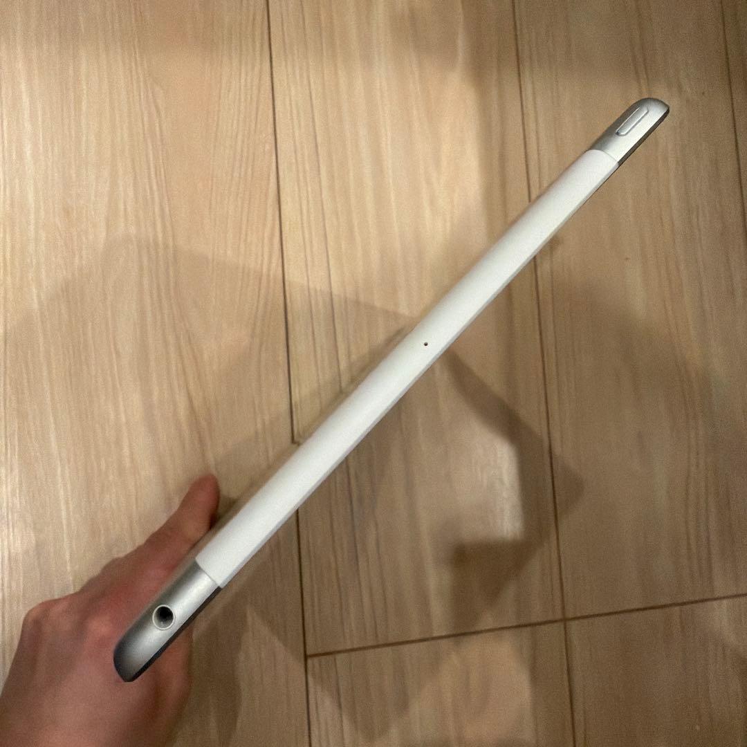 【ケース付き】Apple iPad 第9世代 セルラーモデル シルバー 64GB