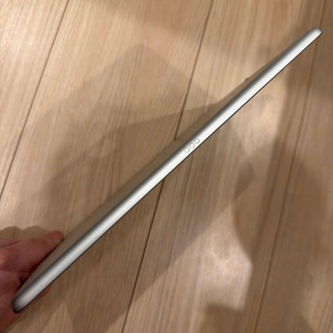【ケース付き】Apple iPad 第9世代 セルラーモデル シルバー 64GB