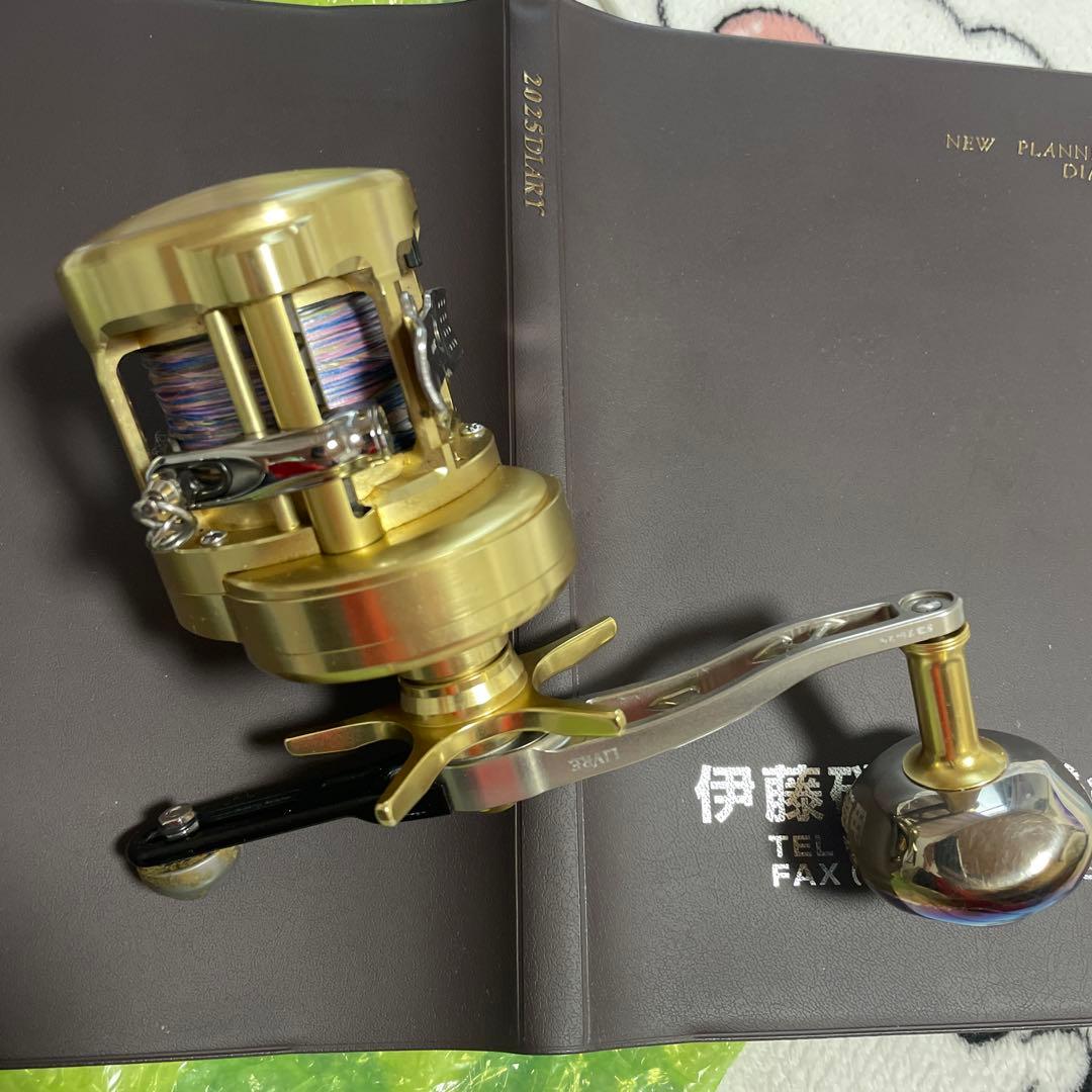 SHIMANO 300HG ベイトリール ゴールド/ブラック