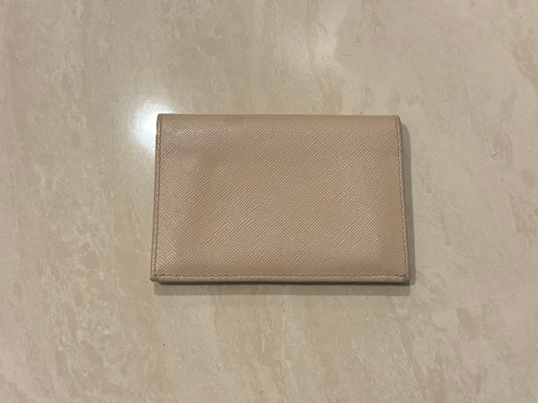 PRADA カードケース　名刺入れ ベージュ レザー