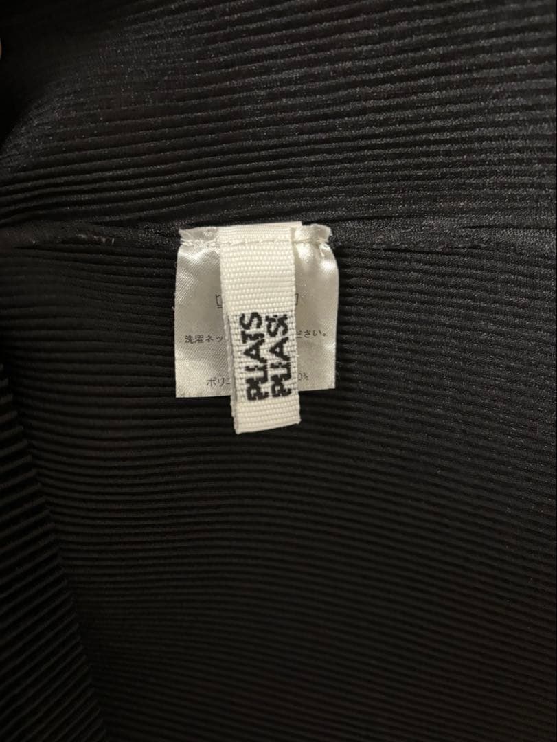 プリーツプリーズ半袖 Tシャツ