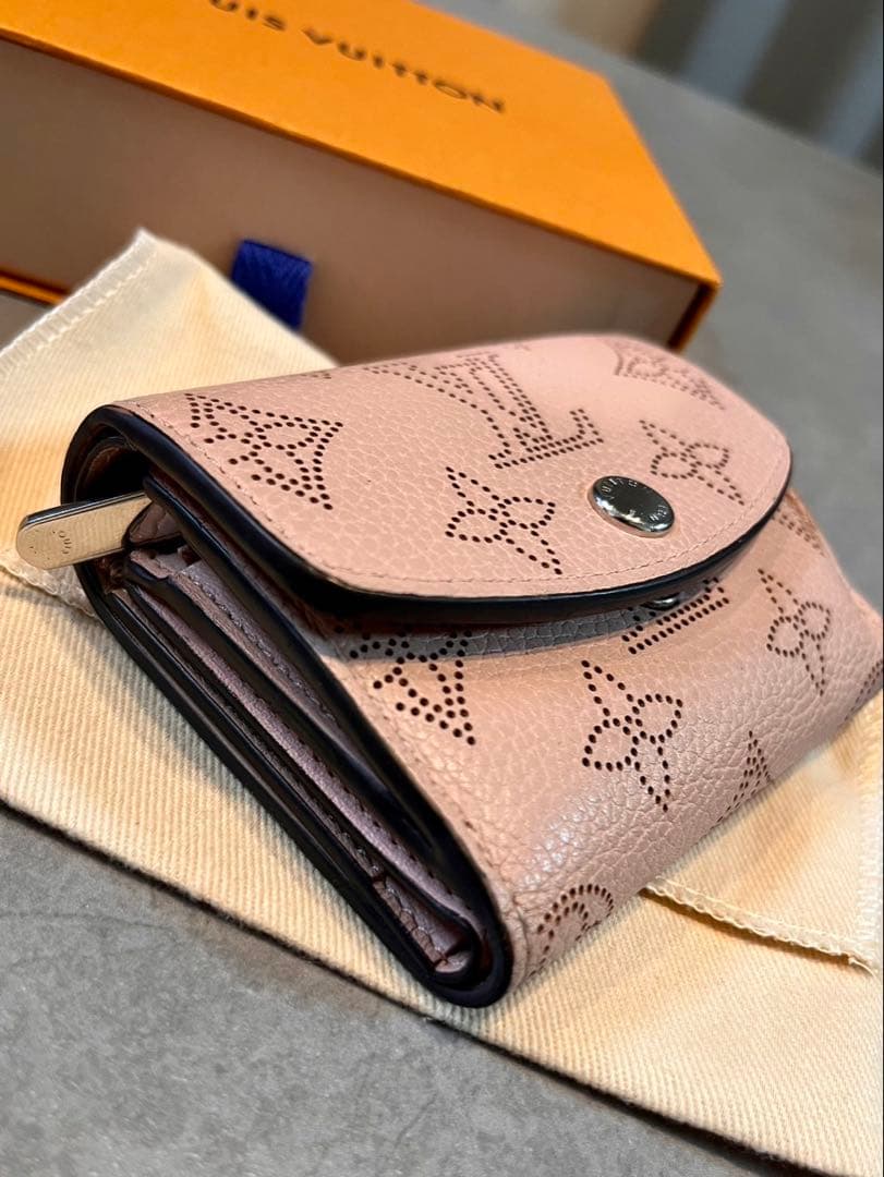 LOUIS VUITTON ルイヴィトン ポルトフォイユ・イリスXS