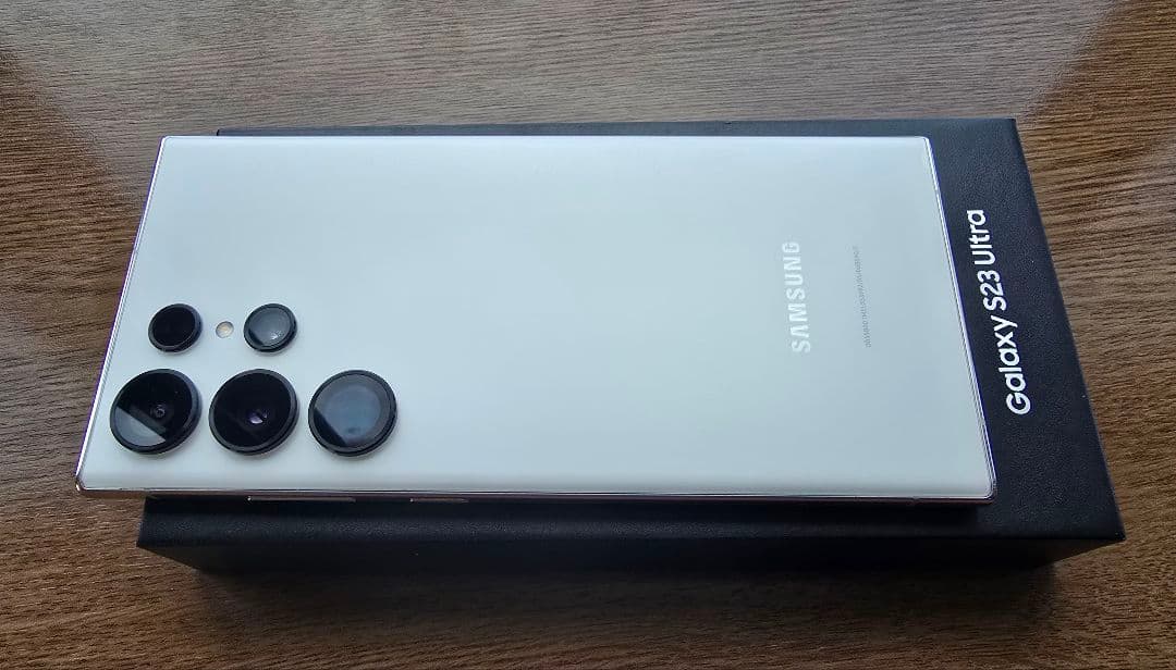 Samsung Galaxy S23 Ultra クリーム