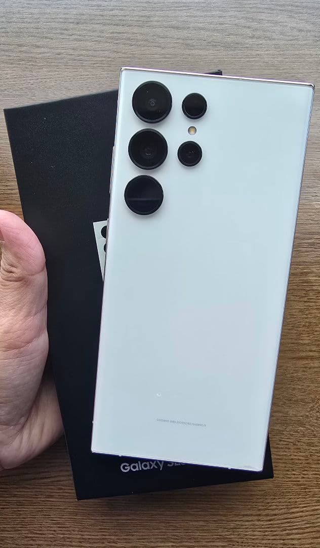 Samsung Galaxy S23 Ultra クリーム