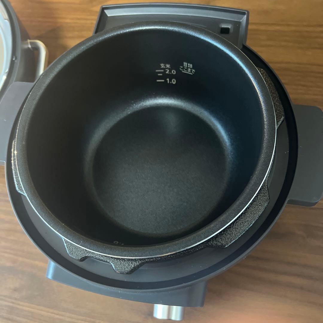 ほぼ新品　アイリスオーヤマ　電気圧力鍋　2.2L KPC-MA2 B 付属品完備