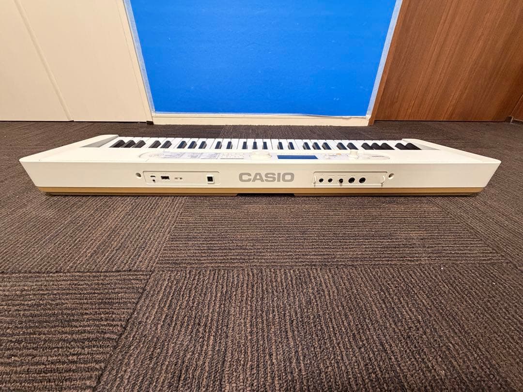 [美品]CASIO電子キーボード 光ナビゲーション LK-526