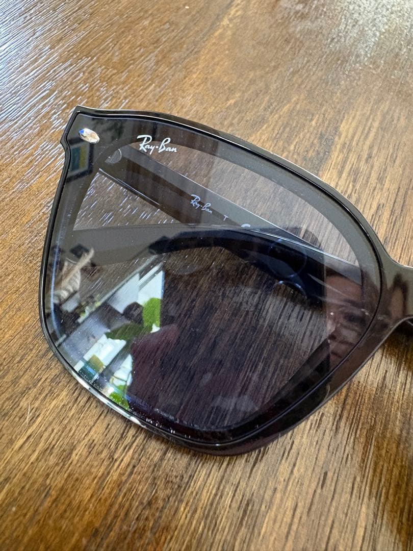 Ray-Ban RB 4320 ブラックサングラス
