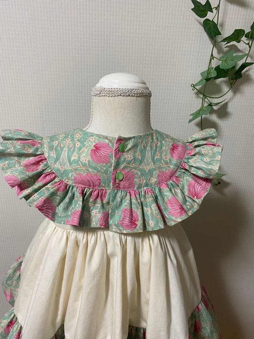 ハンドメイド　フリルウエストギャザーワンピースの85サイズ
