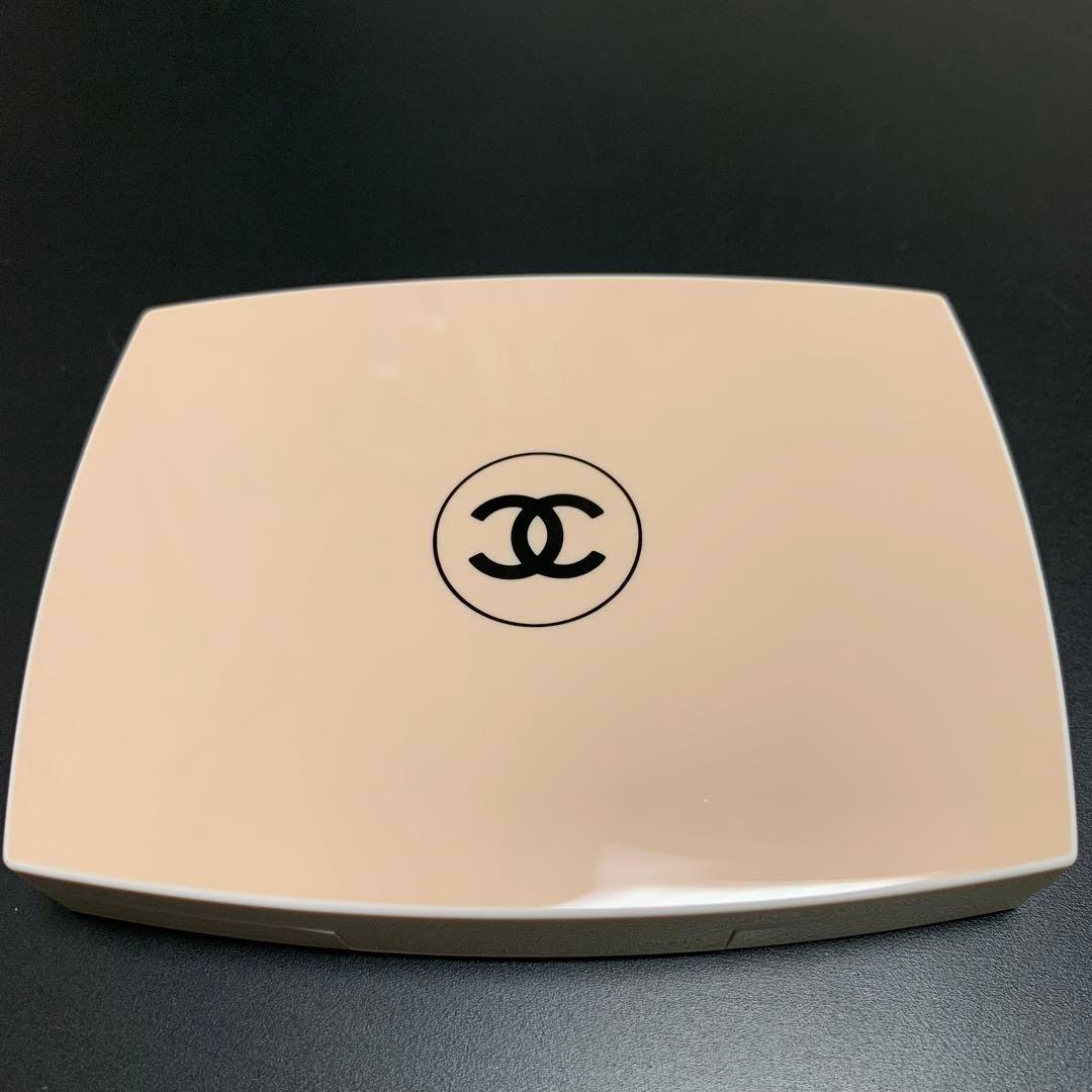 【ほぼ新品】CHANEL ル ブラン ブライトニングコンパクトB30