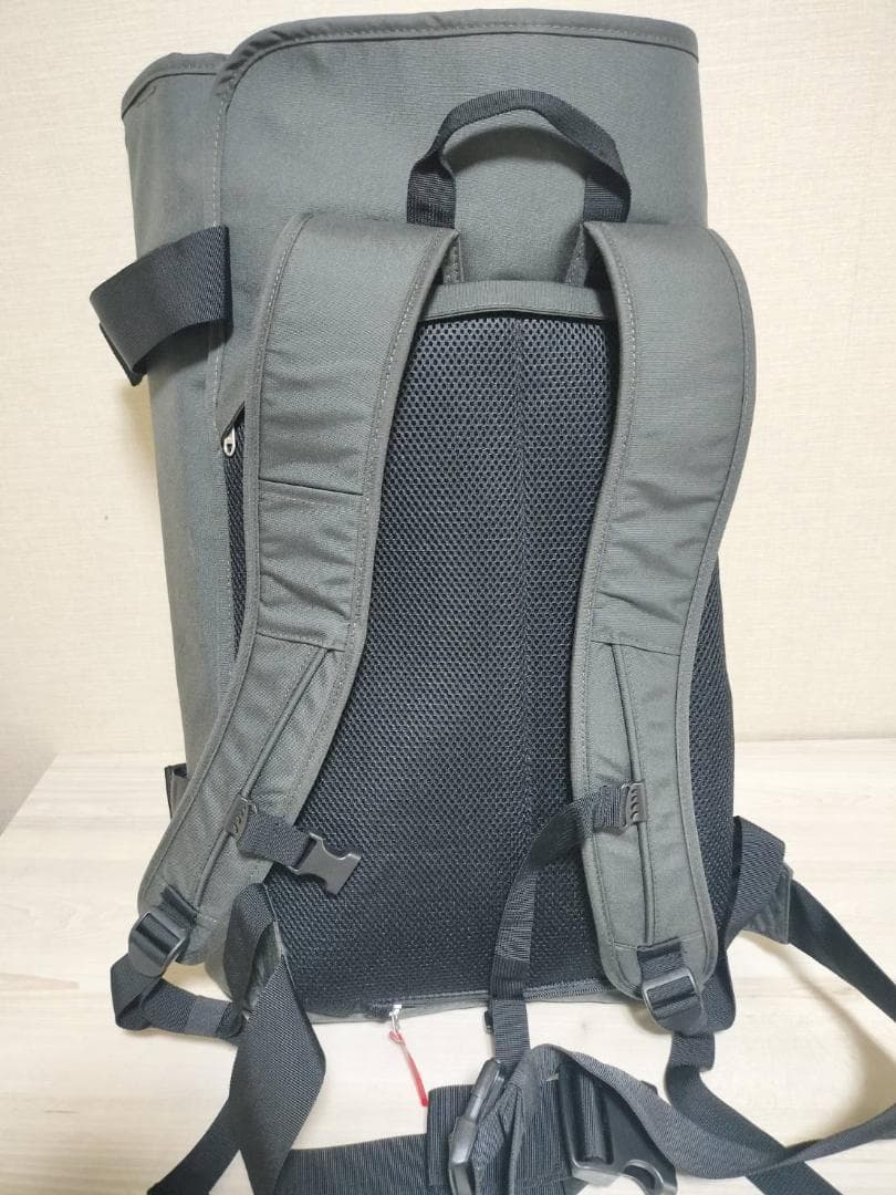 ☆美品　ガーメントバックパック2 リュックサック Henty　レインカバー