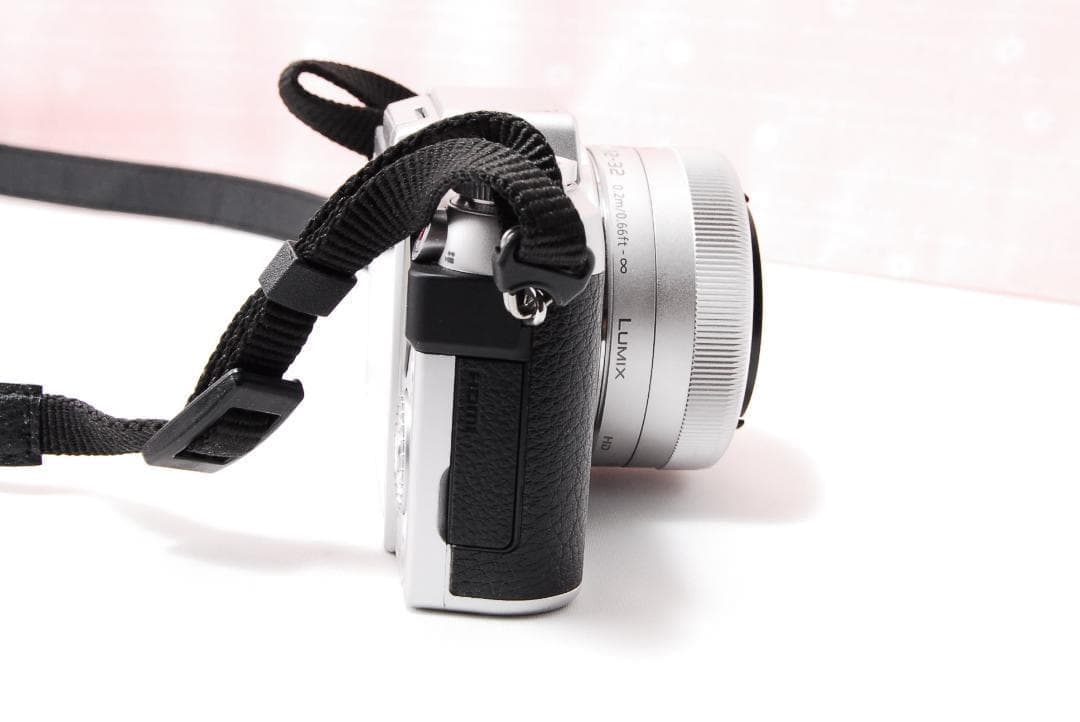 〓ミラーレス〓パナソニック LUMIX GF7 スマホ転送・自撮り可♪