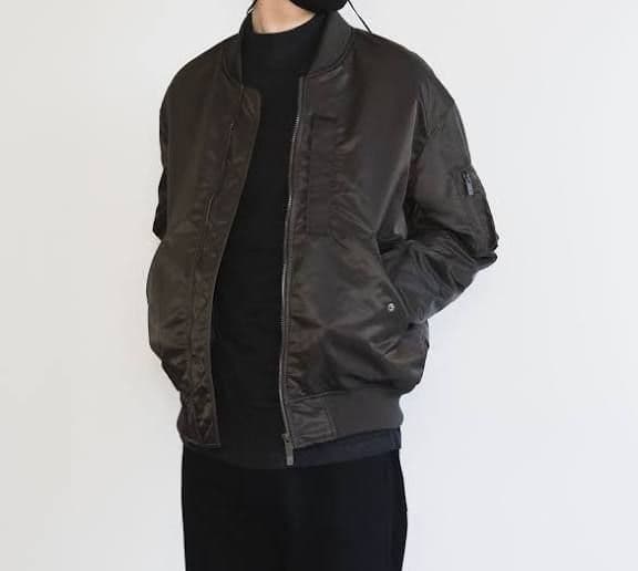 たくみさま専用　新品　ユニクロ　+J MA-1 Mサイズ グレー