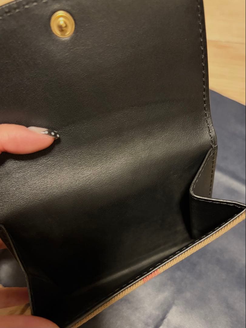 BURBERRY 二つ折り財布 黒 ブラック チェック