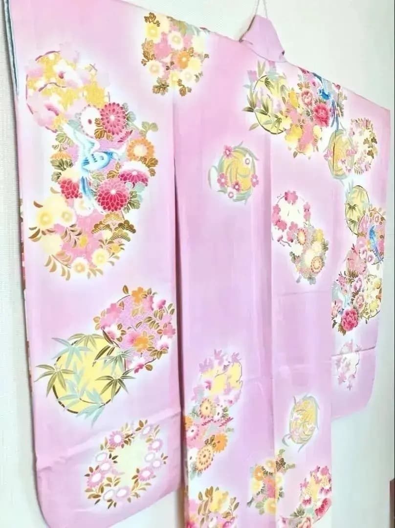 未使用美品 振袖 チャーミングなパステル澄んだ桃色 花丸文様 牡丹 橘 青い鳥