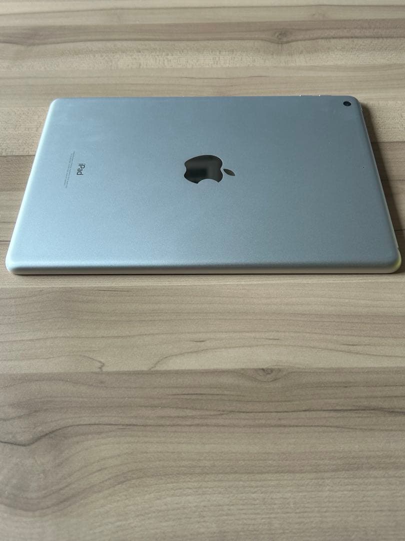 Apple iPad Wi-Fi 32GB シルバー／第5世代